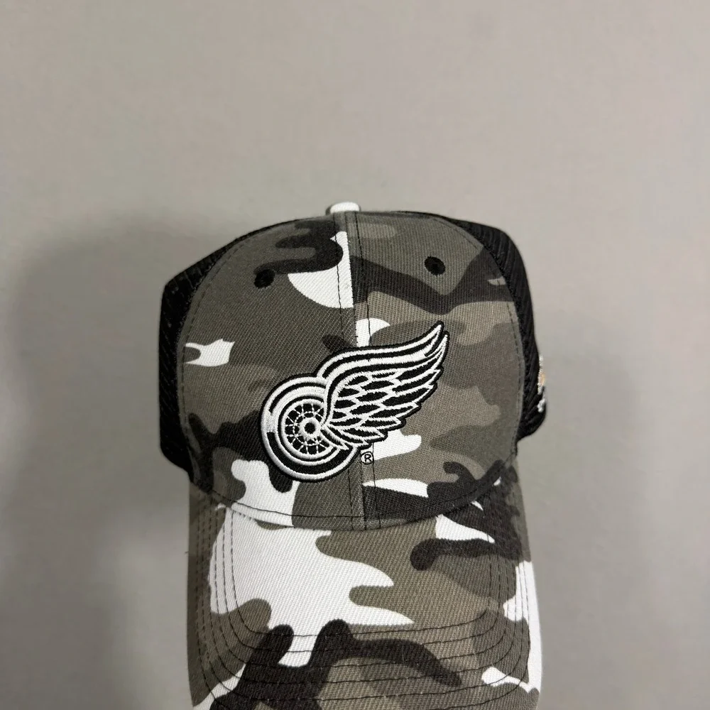 Vintage Kick10 Hat Grey Camo Detroit Red Wings Trucker Snapback Chevrolet Logo